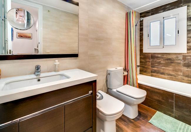 Apartamento en Blanes - Vivalidays Es Blau -Blanes- Costa Brava Apartamento en Blanes - Vivalidays Es Blau -Blanes- Costa Brava