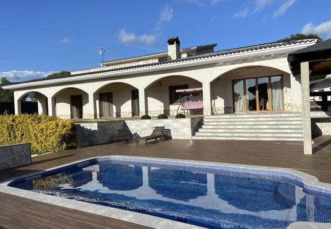 Villa en Tordera - Vivalidays Villa Kiros