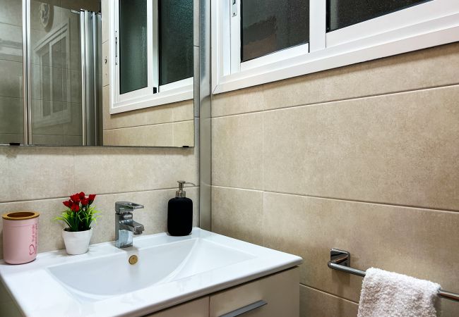 Apartamento en Calella - Vivalidays Albert - Calella