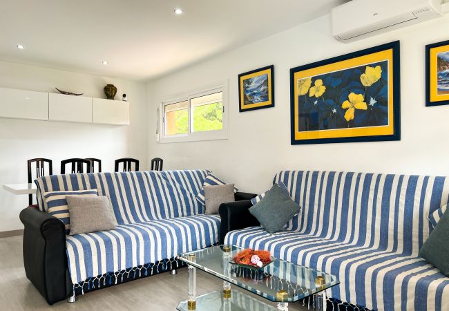 Apartamento en Santa Susana - Vivalidays Lora - Santa Susanna Apartamento en Santa Susana - Vivalidays Lora - Santa Susanna