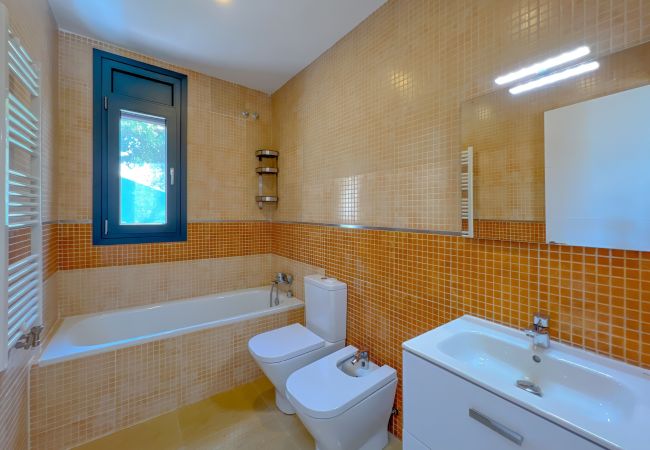 Villa en maçanet de la selva - Vivalidays Dali - Costa Brava Villa en maçanet de la selva - Vivalidays Dali - Costa Brava