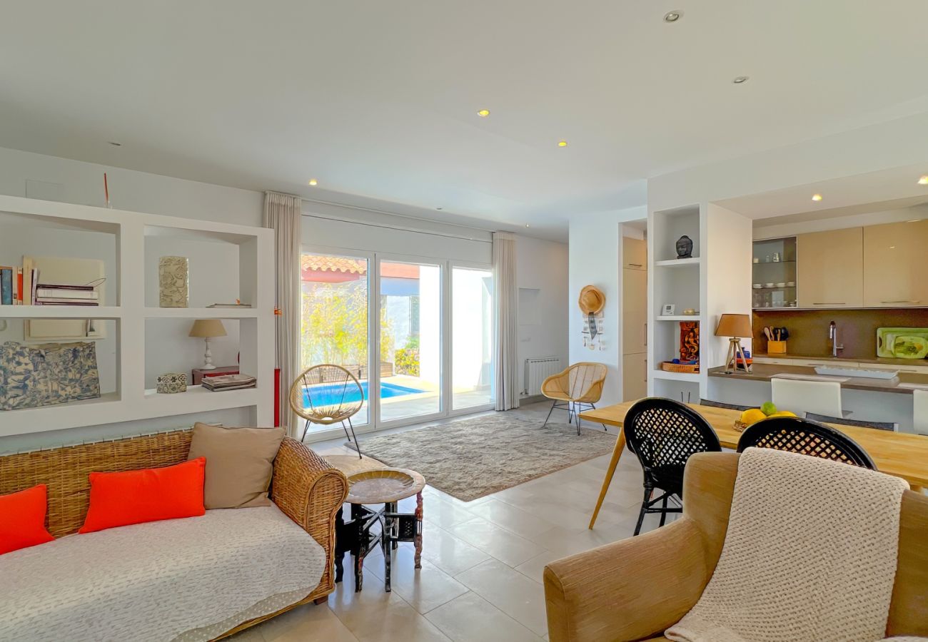 Casa en Pineda de Mar - Vivalidays Greco House - Pineda de Mar Casa en Pineda de Mar - Vivalidays Greco House - Pineda de Mar