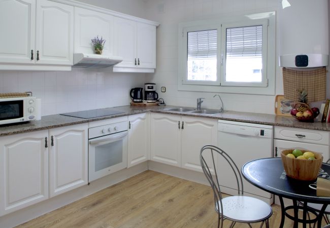 Casa en Palafolls - Vivalidays Casa Pinell -Palafolls- Costa Barcelona Casa en Palafolls - Vivalidays Casa Pinell -Palafolls- Costa Barcelona