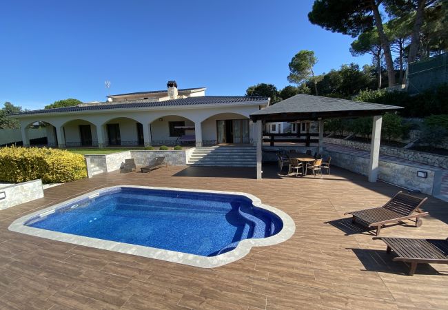 Vil.la en Tordera - Vivalidays Villa Kiros Vil.la en Tordera - Vivalidays Villa Kiros