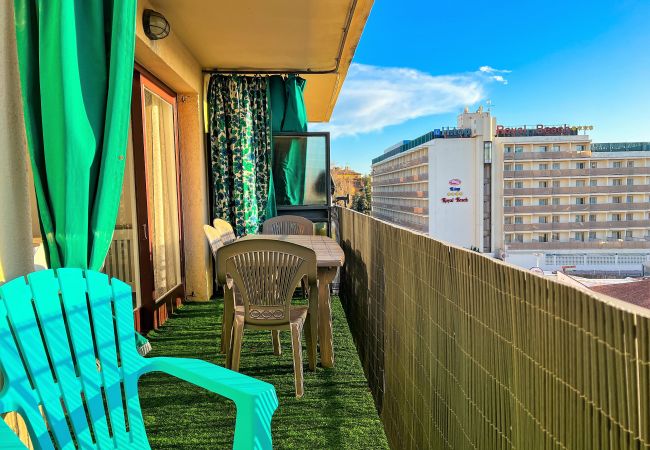 Apartament en Lloret de Mar - Vivalidays Kaylo - Fenals - LLoret de Mar Apartament en Lloret de Mar - Vivalidays Kaylo - Fenals - LLoret de Mar