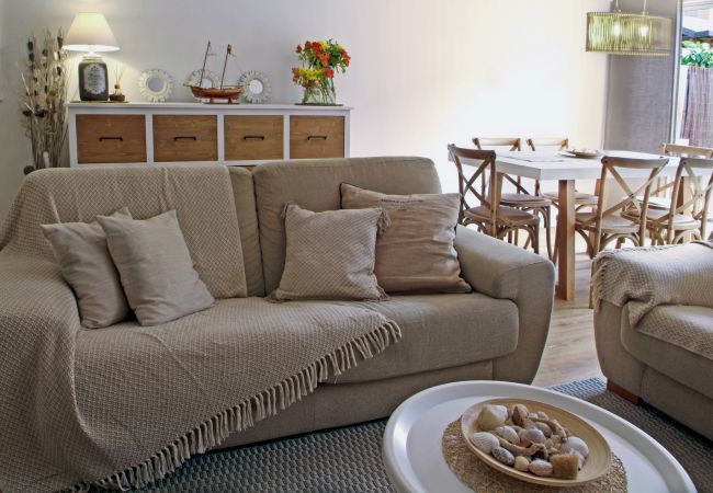 Ferienhaus in Palafolls - Vivalidays Casa Pinell -Palafolls- Costa Barcelona Ferienhaus in Palafolls - Vivalidays Casa Pinell -Palafolls- Costa Barcelona