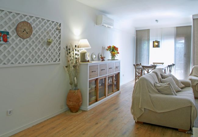 Ferienhaus in Palafolls - Vivalidays Casa Pinell -Palafolls- Costa Barcelona Ferienhaus in Palafolls - Vivalidays Casa Pinell -Palafolls- Costa Barcelona