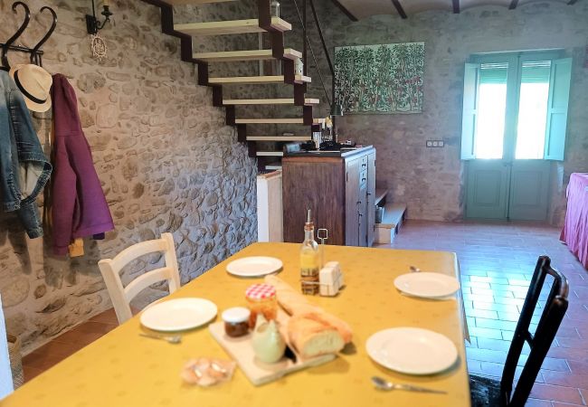 Landhaus in Mieres - Vivalidays Casa Rural Anna   Mieres  Gerona Landhaus in Mieres - Vivalidays Casa Rural Anna   Mieres  Gerona