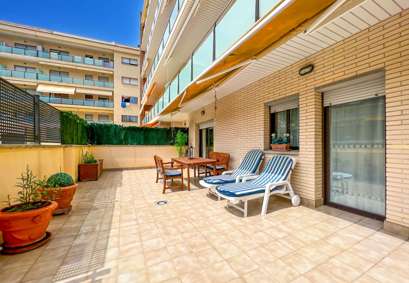 Ferienwohnung in Lloret de Mar - Vivalidays Elia - Fenals - LLoret de Mar