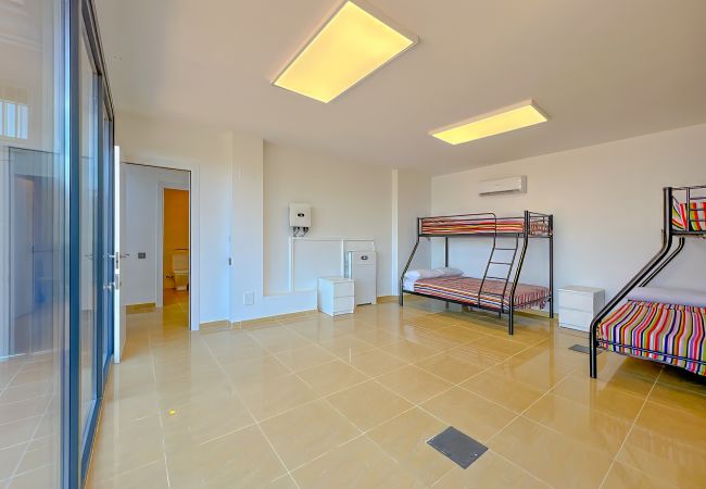 Villa in maçanet de la selva - Vivalidays Dali - Costa Brava Villa in maçanet de la selva - Vivalidays Dali - Costa Brava