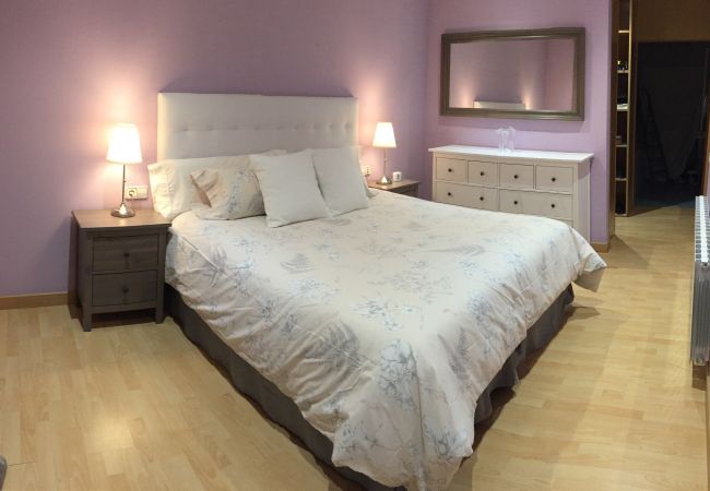 Villa in Tordera - Vivalidays Villa Kiros