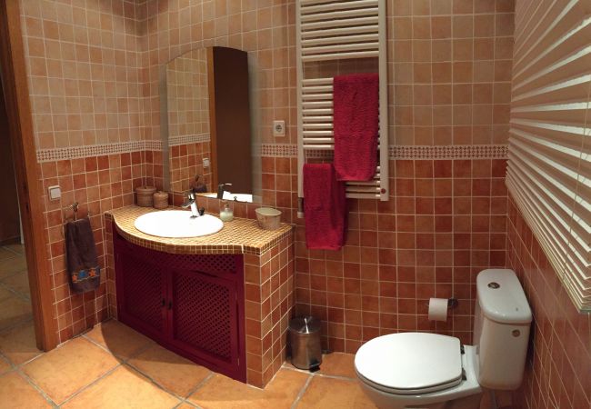 Villa in Tordera - Vivalidays Villa Kiros