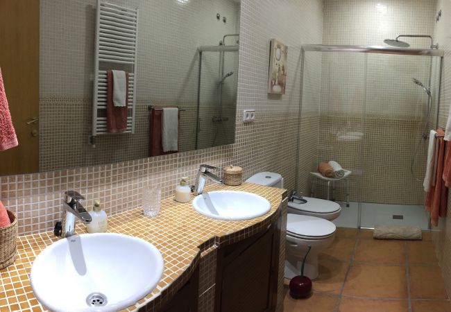 Villa in Tordera - Vivalidays Villa Kiros