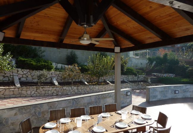 Villa in Tordera - Vivalidays Villa Kiros