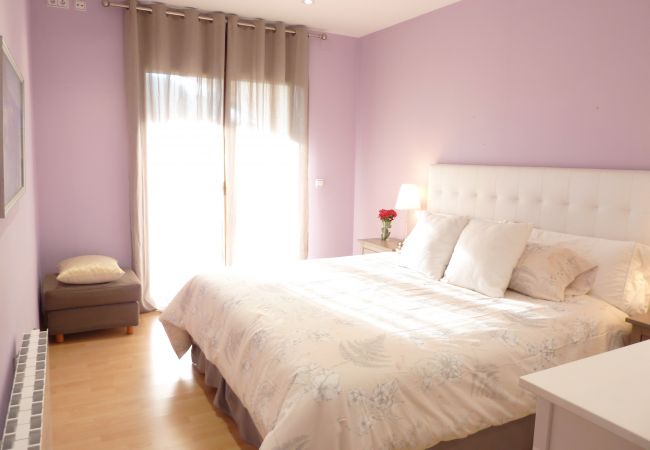 Villa in Tordera - Vivalidays Villa Kiros