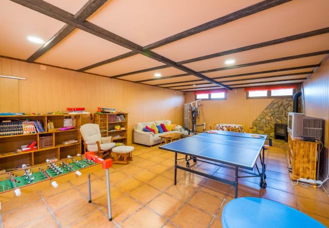 Villa in Tordera - Vivalidays Villa Kiros