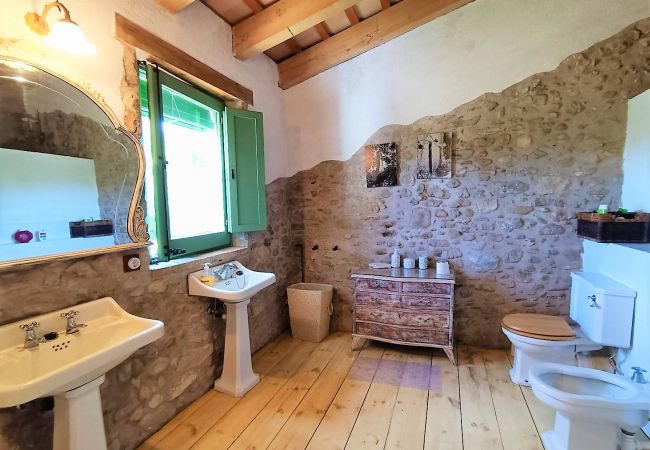 Cottage in Mieres - Vivalidays Casa Rural Anna   Mieres  Gerona Cottage in Mieres - Vivalidays Casa Rural Anna   Mieres  Gerona