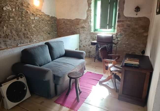 Cottage in Mieres - Vivalidays Casa Rural Anna   Mieres  Gerona Cottage in Mieres - Vivalidays Casa Rural Anna   Mieres  Gerona