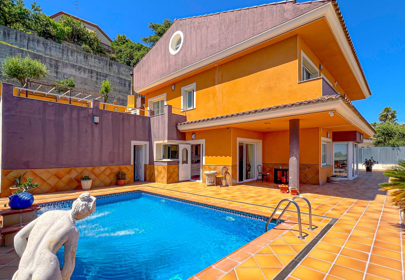 Villa in Santa Susana - Vivalidays Linka - Santa Susanna