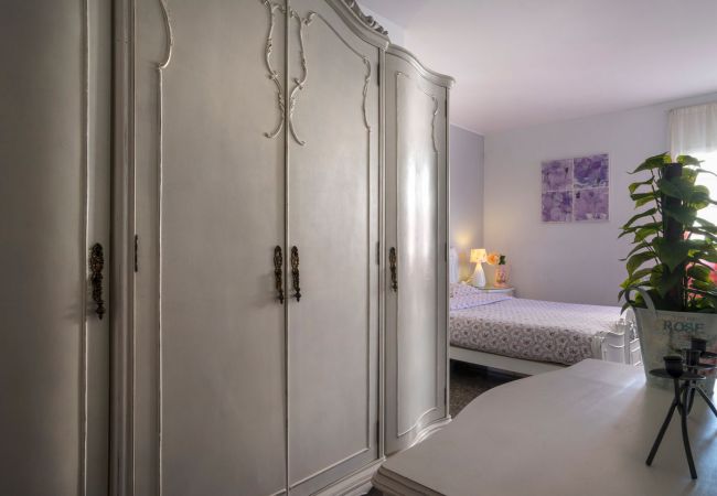 Апартаменты на Льорет дель Мар / Lloret de Mar - Vivalidays Rosalia - LLoret de Mar - Costa Апартаменты на Льорет дель Мар / Lloret de Mar - Vivalidays Rosalia - LLoret de Mar - Costa