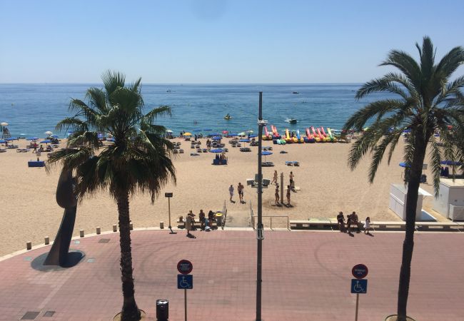 Апартаменты на Льорет дель Мар / Lloret de Mar - Vivalidays Rosalia - LLoret de Mar - Costa Апартаменты на Льорет дель Мар / Lloret de Mar - Vivalidays Rosalia - LLoret de Mar - Costa