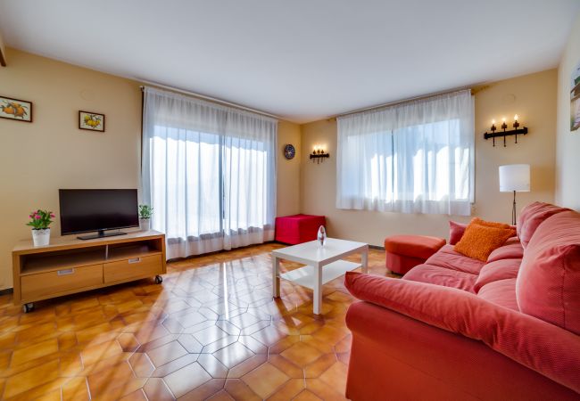 Дом на Palafolls - Vivalidays Villa Genis Дом на Palafolls - Vivalidays Villa Genis