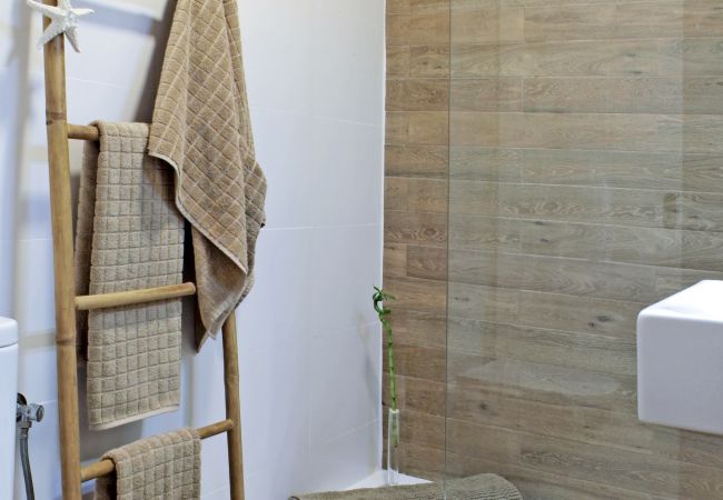 Дом на Palafolls - Vivalidays Casa Pinell -Palafolls- Costa Barcelona Дом на Palafolls - Vivalidays Casa Pinell -Palafolls- Costa Barcelona