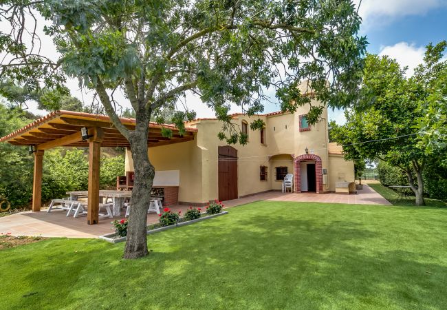 Дом на Palafolls - Vivalidays Villa Can Palomo Дом на Palafolls - Vivalidays Villa Can Palomo