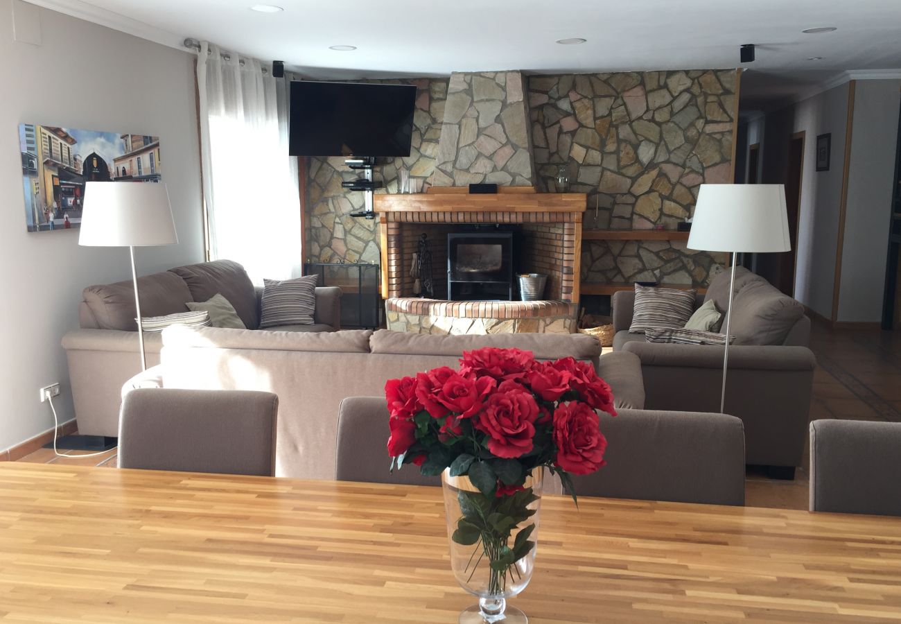 Вилла на Tordera - Vivalidays Villa Kiros Вилла на Tordera - Vivalidays Villa Kiros