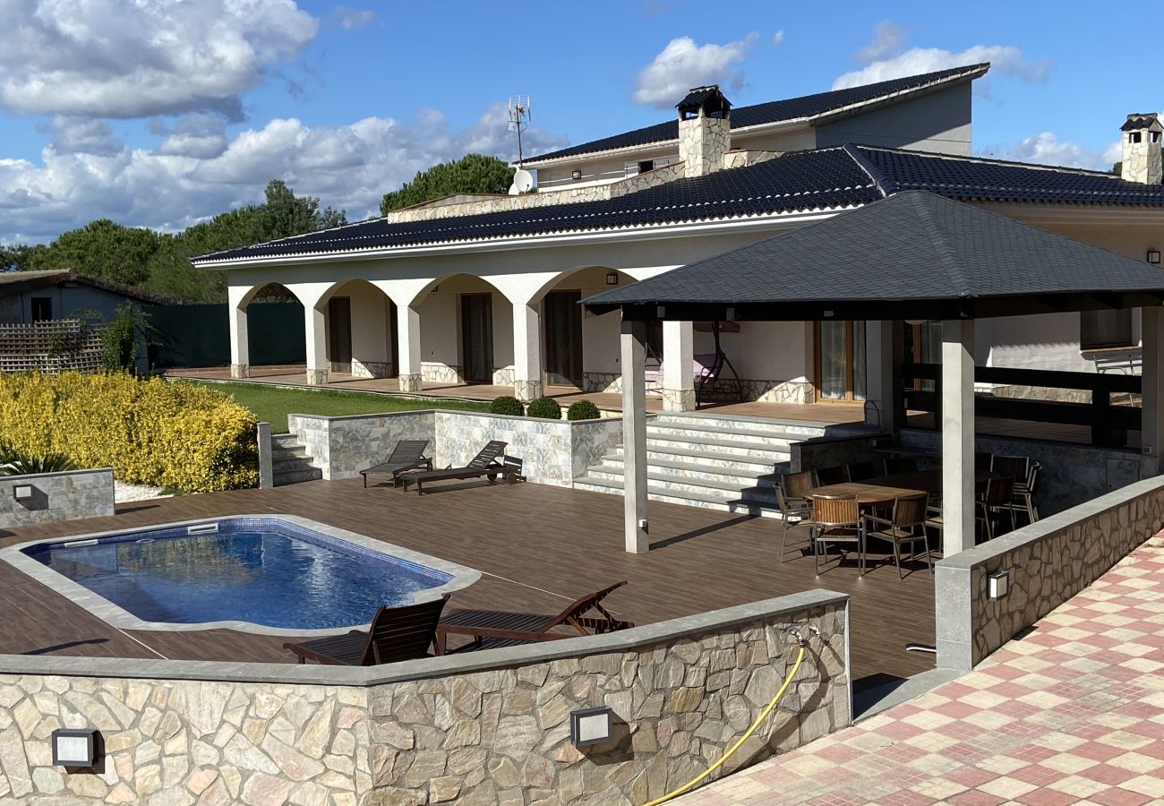 Вилла на Tordera - Vivalidays Villa Kiros Вилла на Tordera - Vivalidays Villa Kiros