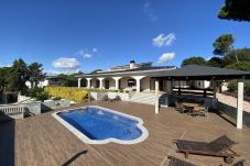 Вилла на Tordera - Vivalidays Villa Kiros