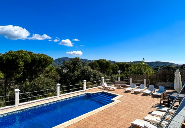 Шале на Sant Cebrià de Vallalta - Vivalidays Casa Ricardo Шале на Sant Cebrià de Vallalta - Vivalidays Casa Ricardo