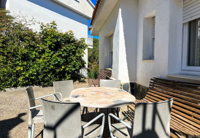 Шале на Sant Cebrià de Vallalta - Vivalidays Casa Ricardo Шале на Sant Cebrià de Vallalta - Vivalidays Casa Ricardo