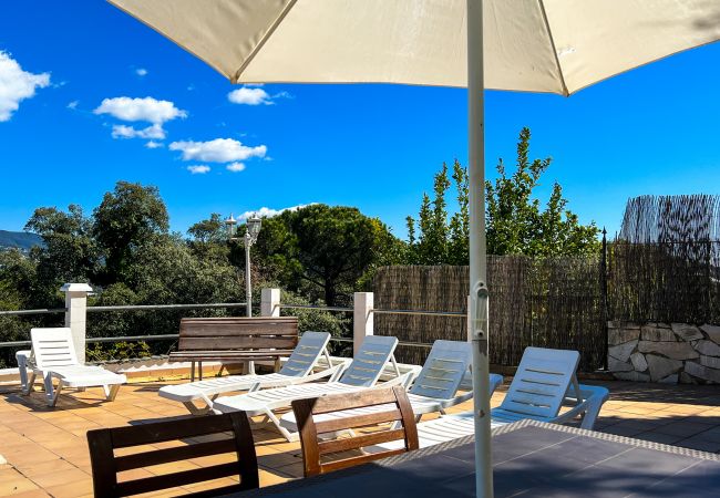 Шале на Sant Cebrià de Vallalta - Vivalidays Casa Ricardo Шале на Sant Cebrià de Vallalta - Vivalidays Casa Ricardo