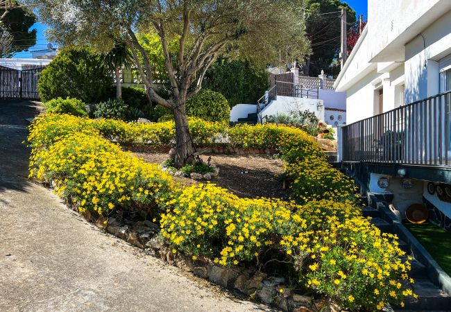 Шале на Sant Cebrià de Vallalta - Vivalidays Casa Ricardo Шале на Sant Cebrià de Vallalta - Vivalidays Casa Ricardo