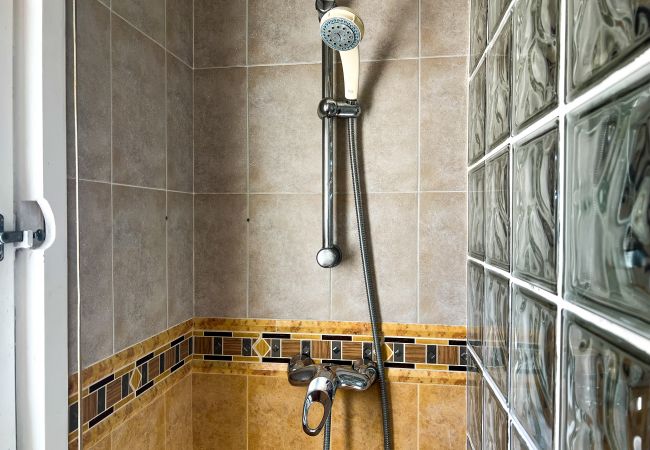 Шале на Sant Cebrià de Vallalta - Vivalidays Casa Ricardo Шале на Sant Cebrià de Vallalta - Vivalidays Casa Ricardo