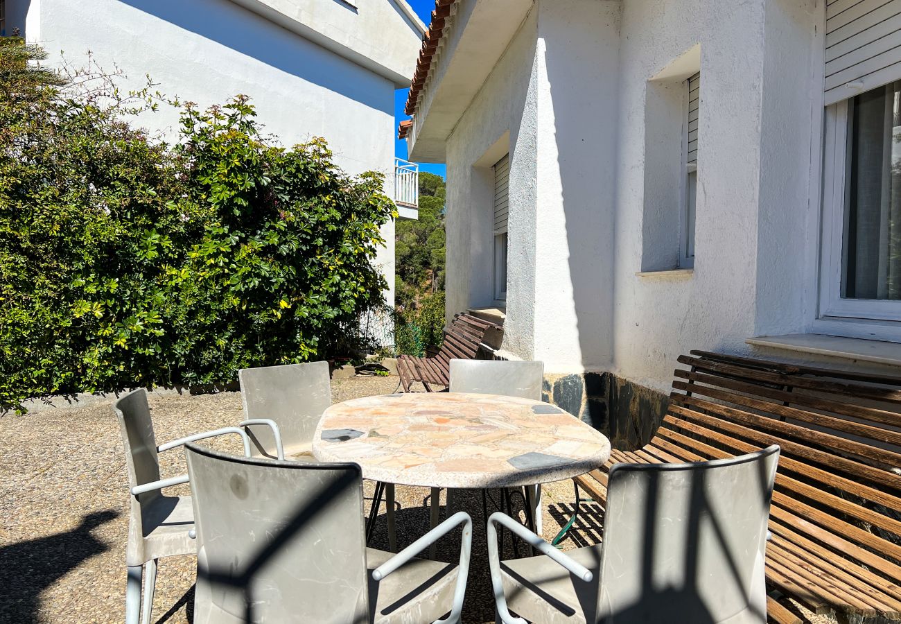 Шале на Sant Cebrià de Vallalta - Vivalidays Casa Ricardo Шале на Sant Cebrià de Vallalta - Vivalidays Casa Ricardo