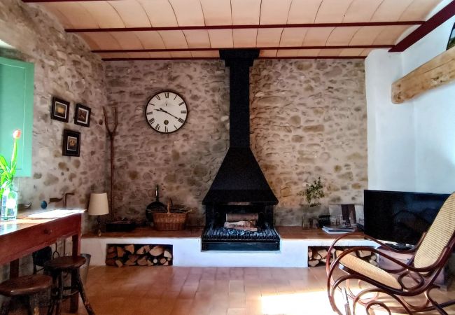 Коттедж на Mieres - Vivalidays Casa Rural Anna   Mieres  Gerona Коттедж на Mieres - Vivalidays Casa Rural Anna   Mieres  Gerona