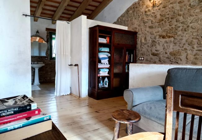 Коттедж на Mieres - Vivalidays Casa Rural Anna   Mieres  Gerona Коттедж на Mieres - Vivalidays Casa Rural Anna   Mieres  Gerona