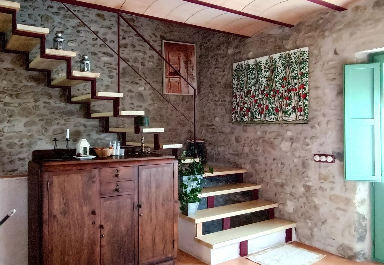 Коттедж на Mieres - Vivalidays Casa Rural Anna   Mieres  Gerona Коттедж на Mieres - Vivalidays Casa Rural Anna   Mieres  Gerona