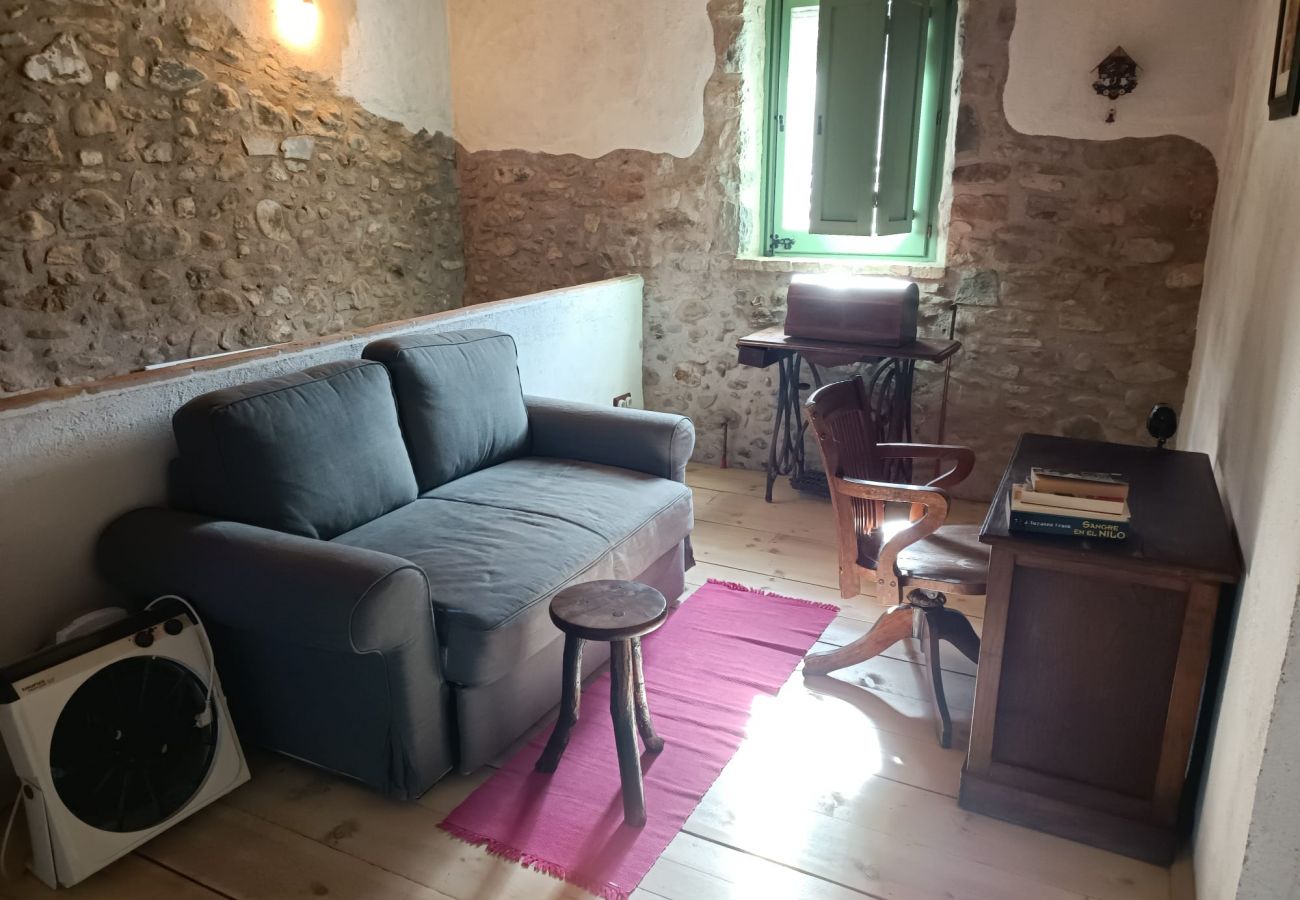 Коттедж на Mieres - Vivalidays Casa Rural Anna   Mieres  Gerona Коттедж на Mieres - Vivalidays Casa Rural Anna   Mieres  Gerona