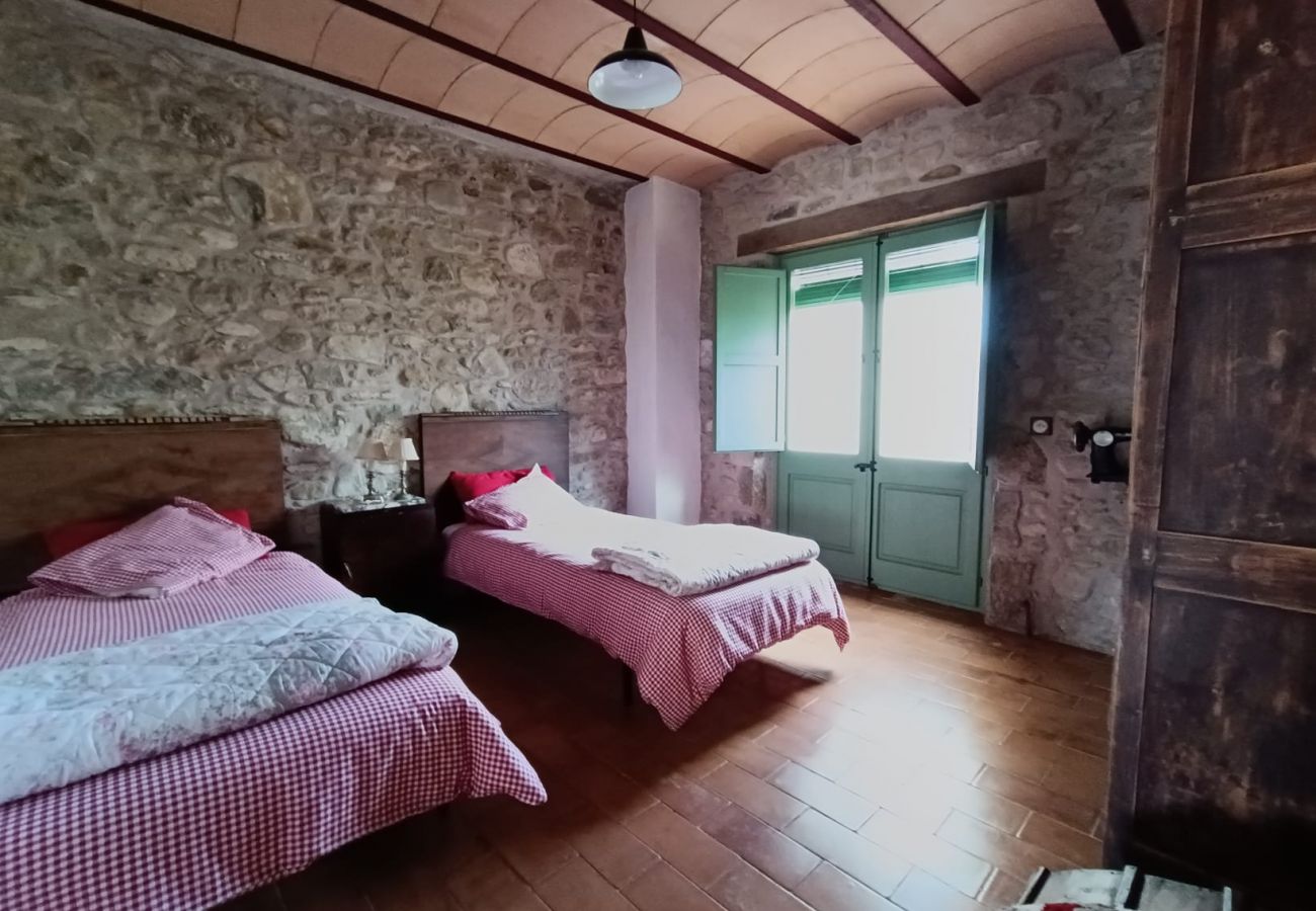 Коттедж на Mieres - Vivalidays Casa Rural Anna   Mieres  Gerona Коттедж на Mieres - Vivalidays Casa Rural Anna   Mieres  Gerona