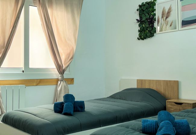 Апартаменты на Льорет дель Мар / Lloret de Mar - Vivalidays Kaylo - Fenals - LLoret de Mar Апартаменты на Льорет дель Мар / Lloret de Mar - Vivalidays Kaylo - Fenals - LLoret de Mar