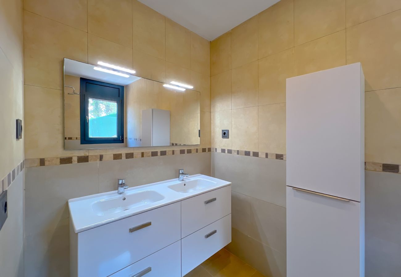 Вилла на maçanet de la selva - Vivalidays Dali - Costa Brava Вилла на maçanet de la selva - Vivalidays Dali - Costa Brava