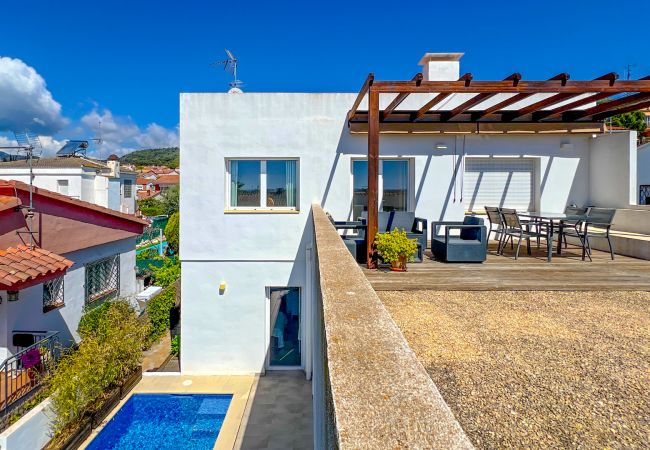 Дом на Pineda de Mar - Vivalidays Greco House - Pineda de Mar Дом на Pineda de Mar - Vivalidays Greco House - Pineda de Mar