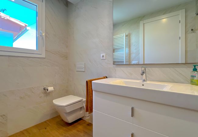 Дом на Pineda de Mar - Vivalidays Greco House - Pineda de Mar Дом на Pineda de Mar - Vivalidays Greco House - Pineda de Mar