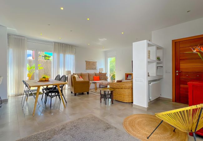 Дом на Pineda de Mar - Vivalidays Greco House - Pineda de Mar Дом на Pineda de Mar - Vivalidays Greco House - Pineda de Mar