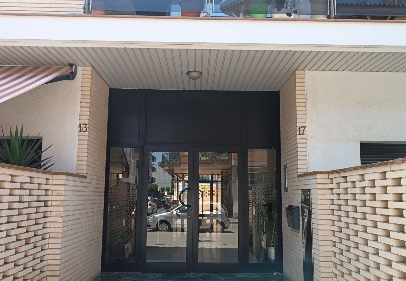 Апартаменты на Pineda de Mar - Vivalidays Margarita - Pineda de Mar Апартаменты на Pineda de Mar - Vivalidays Margarita - Pineda de Mar